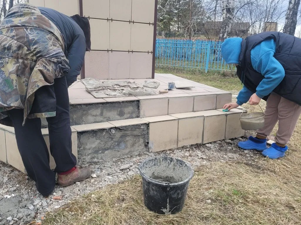 Процесс ремонта памятников смесями ООО МСТ Процесс ремонта памятников смесями ООО МСТ